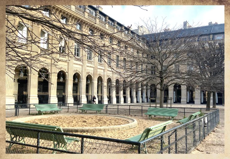 Jardin d'enfant dans le Jardin du Palais royal à Paris